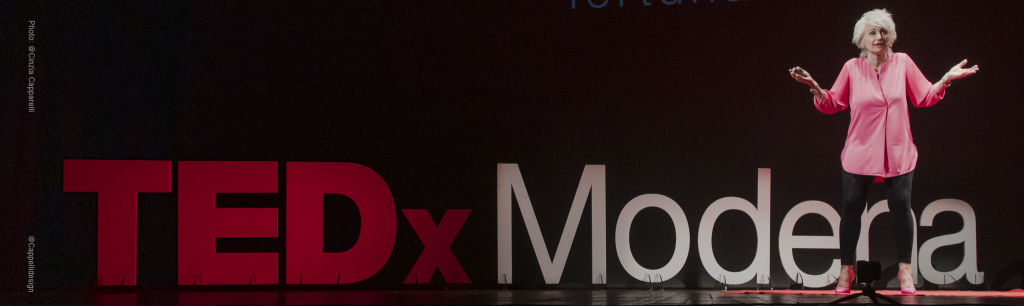 Lisa Galli sul palco del TEDx di Modena il 28 Maggio 2022 - @Cappellidesign Photo: @Cinzia Capparelli